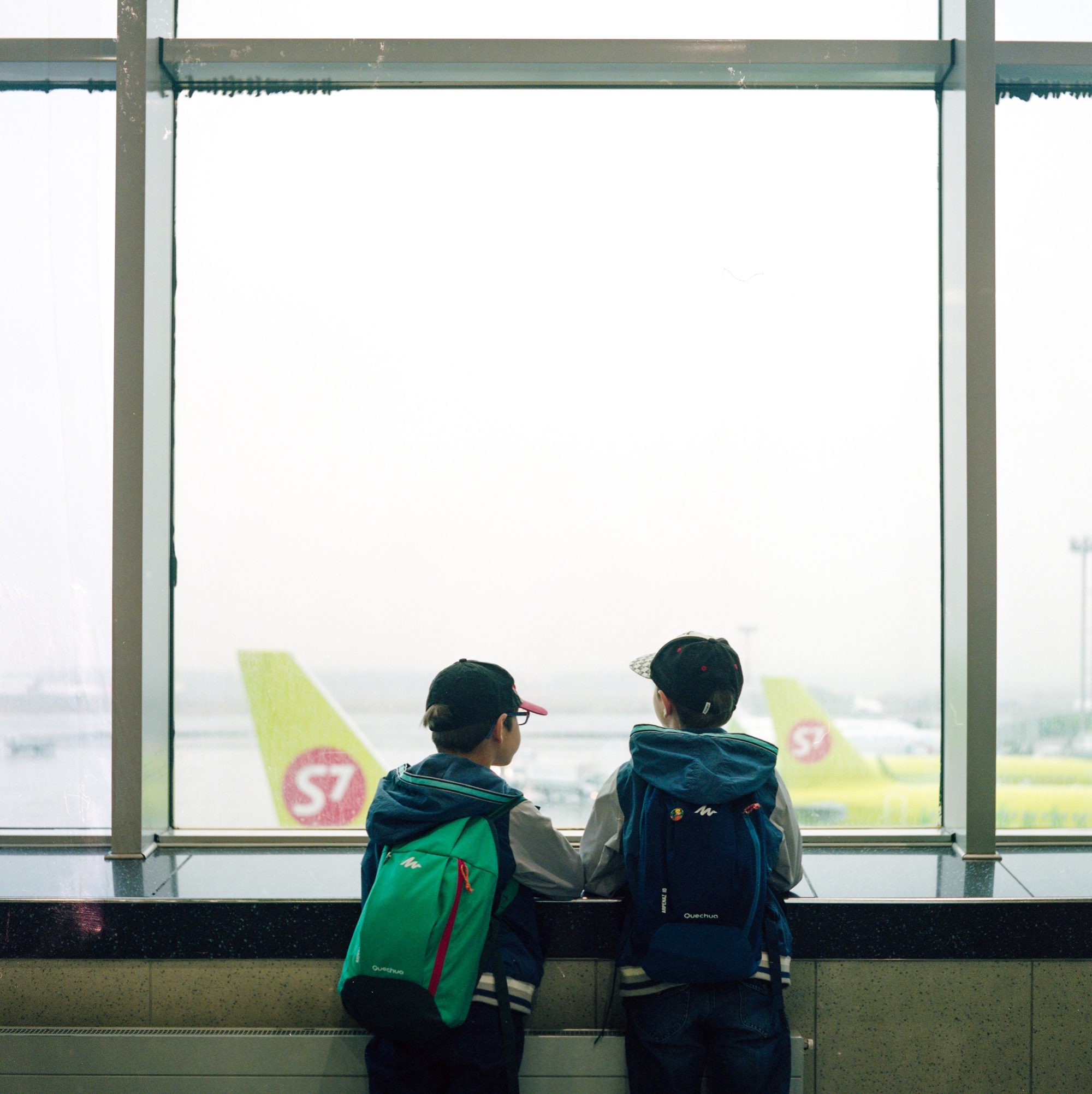 Long Layover Tips: Make Friends